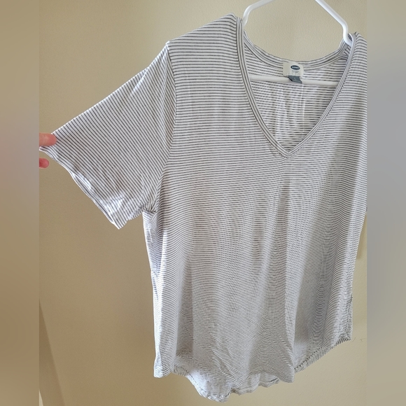 Old Navy tees, set of 2 NWOT - Picture 3 of 6